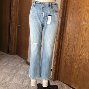 Sanctuary Vintage Denim w. button fly and fray hem